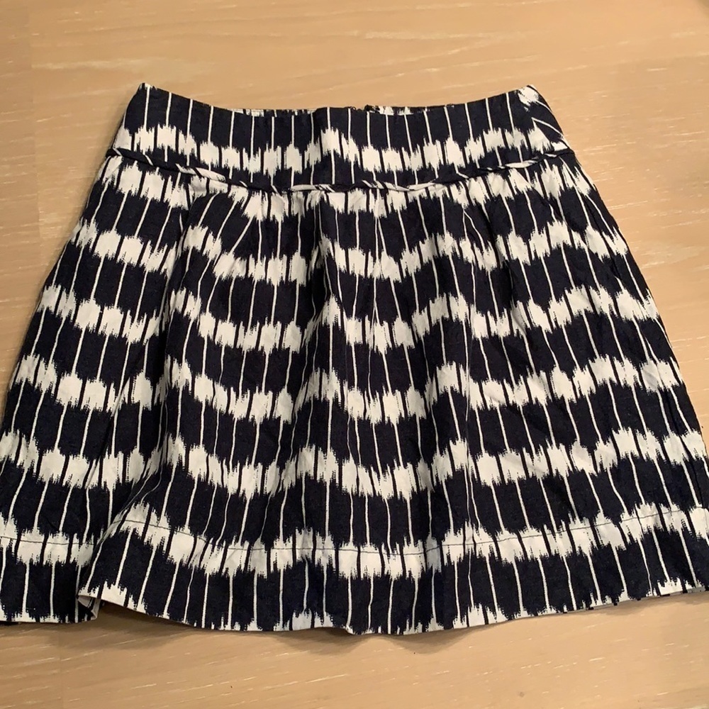 Ann Taylor Loft dark blue and white skirt Petite
